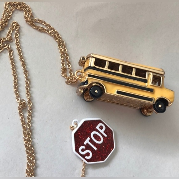 NWT 🚌♥️ Betsey Johnson school bus heart Necklace - Picture 10 of 15